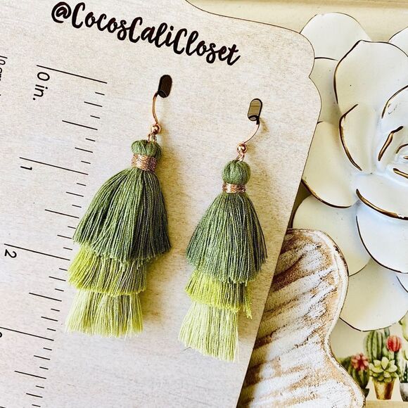 Green Ombre Tassel Drop Earrings NWT - Picture 4 of 4